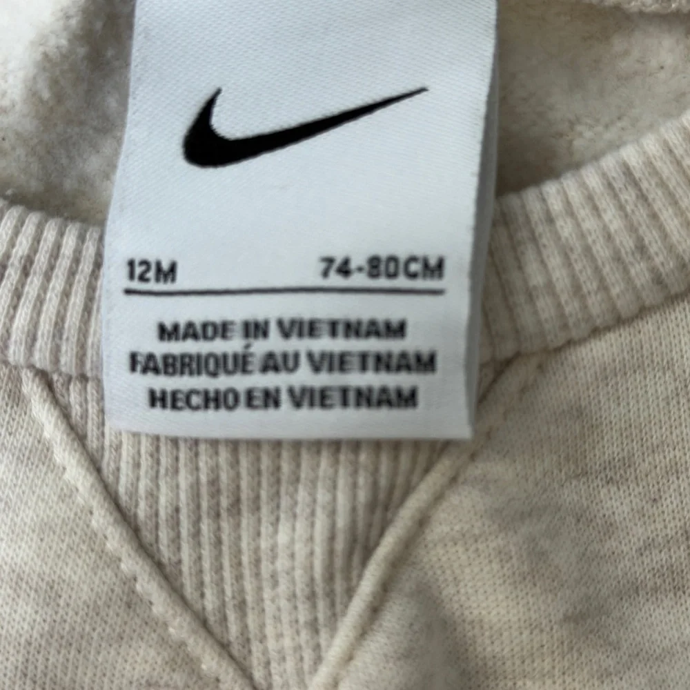 Nike Kids Light Gray Sweatpants Set - Picture 5 of 6